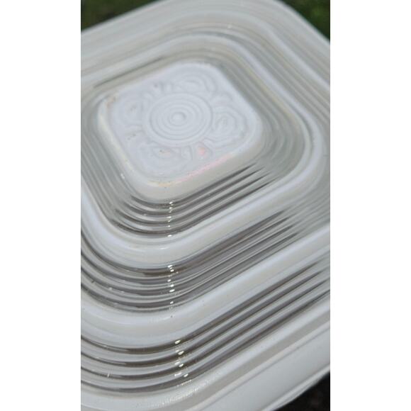 Antique Milk Glass Lamp Shade with Pineapple Design ribbed glass bottom rosette - Picture 5 of 6